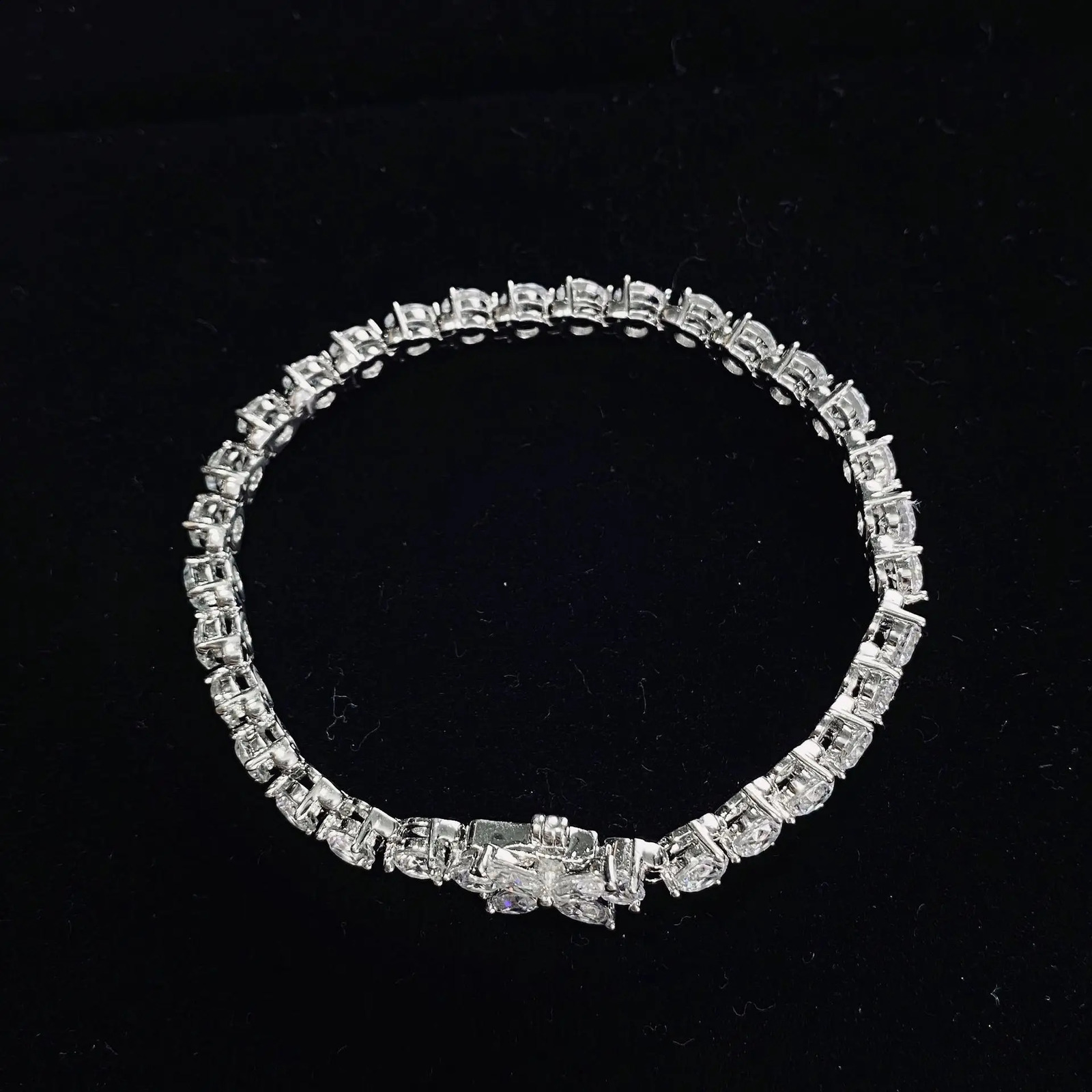 925 Silver Hand Jewelry Womens European and American Single Row 0.5ct Full Diamond Clover Hand 241116