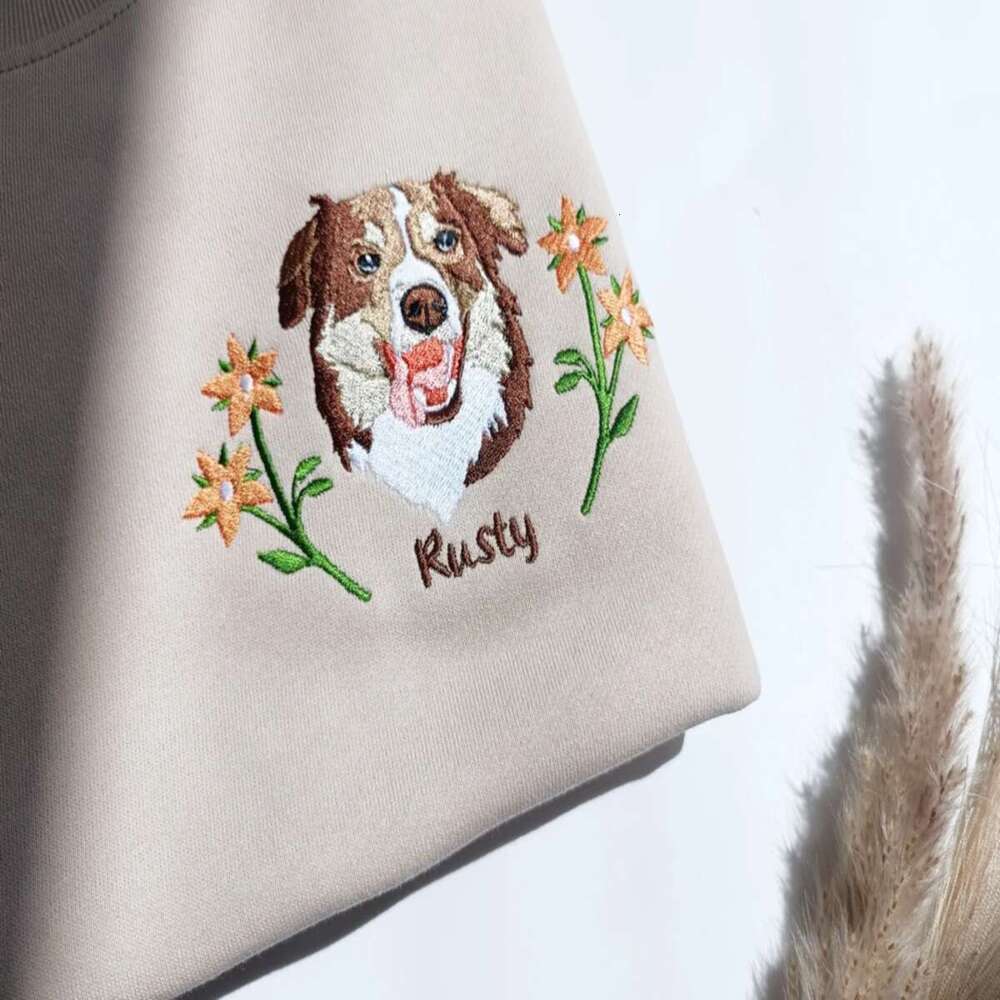 Personalized Embroidered Pet Hoodie Sweatshirt - Custom Dog and Cat Christmas Warm Gifts with Exquisite Festive Pattern Embroidery.