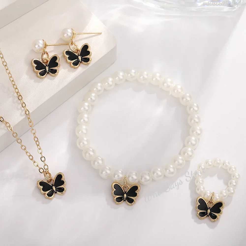 Butterfly Jewelry Sets Crystal Acrylic Romantic Bracelet Ring Necklace Earring Set for Women Wedding Dinner Dr AccoriesXJ241214