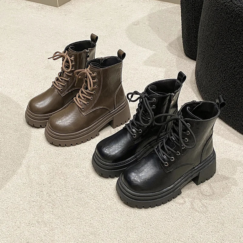 Large British womens leather ankle boots autumn and winter soft soled womens shoes fashionable motorcycle boots for women 241116