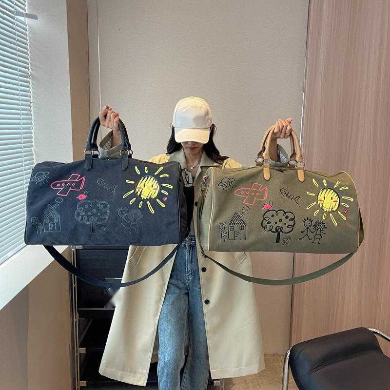 Graffiti Personalized Travel Bag Trendy Western Storage Bag for Business Travelers Casual Luggage Bag Large Capacity Crossbody Bag