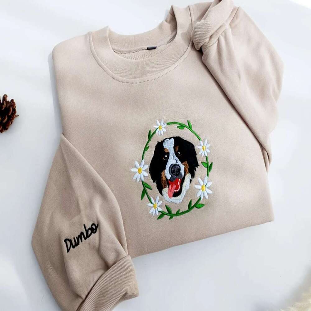 Personalized Embroidered Pet Hoodie Sweatshirt - Custom Dog and Cat Christmas Warm Gifts with Exquisite Festive Pattern Embroidery.