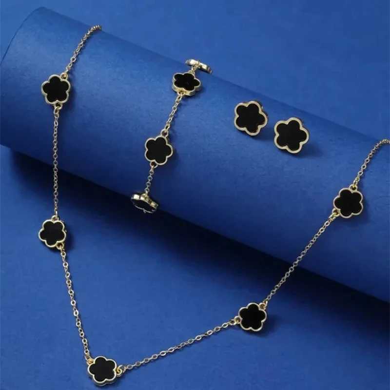 Lucky Five-petal Flower Five- Bracelet Earrings Necklace Three-piece set for woman Stylish Accories Party JewelryXJ250109