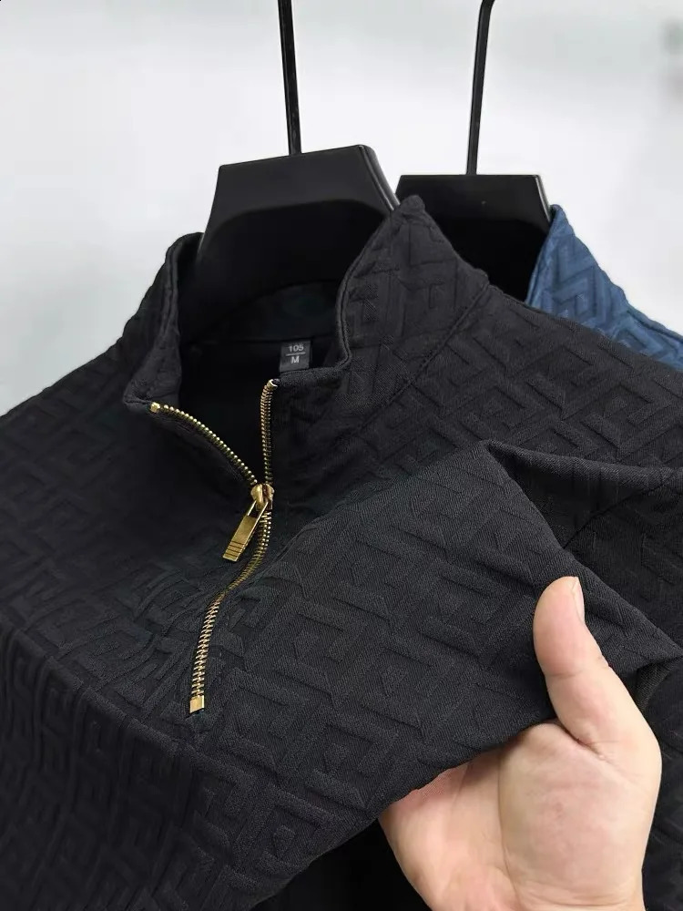 High end geometric jacquard sweater mens zippered standing neck long sleeved Tshirt autumn fashion loose pullover 241116