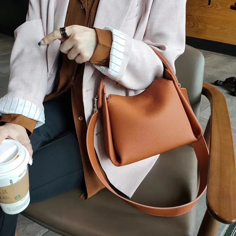 Elegant 100% Natural T Cowhide Leather Tote Wide Straps Female Shoulder Grey Black Doctor Bag Girl Handbag Genuine Leather BagVoyage