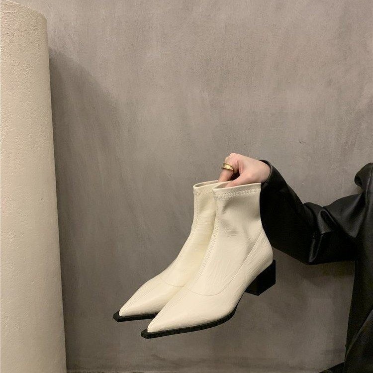 Autumn/Winter Pointed and Thick Heeled Knight Boots.