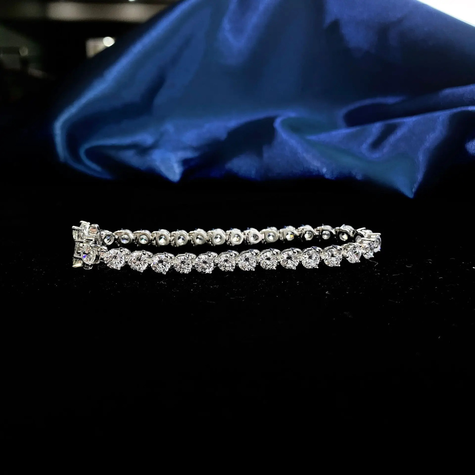 925 Silver Hand Jewelry Womens European and American Single Row 0.5ct Full Diamond Clover Hand 241116