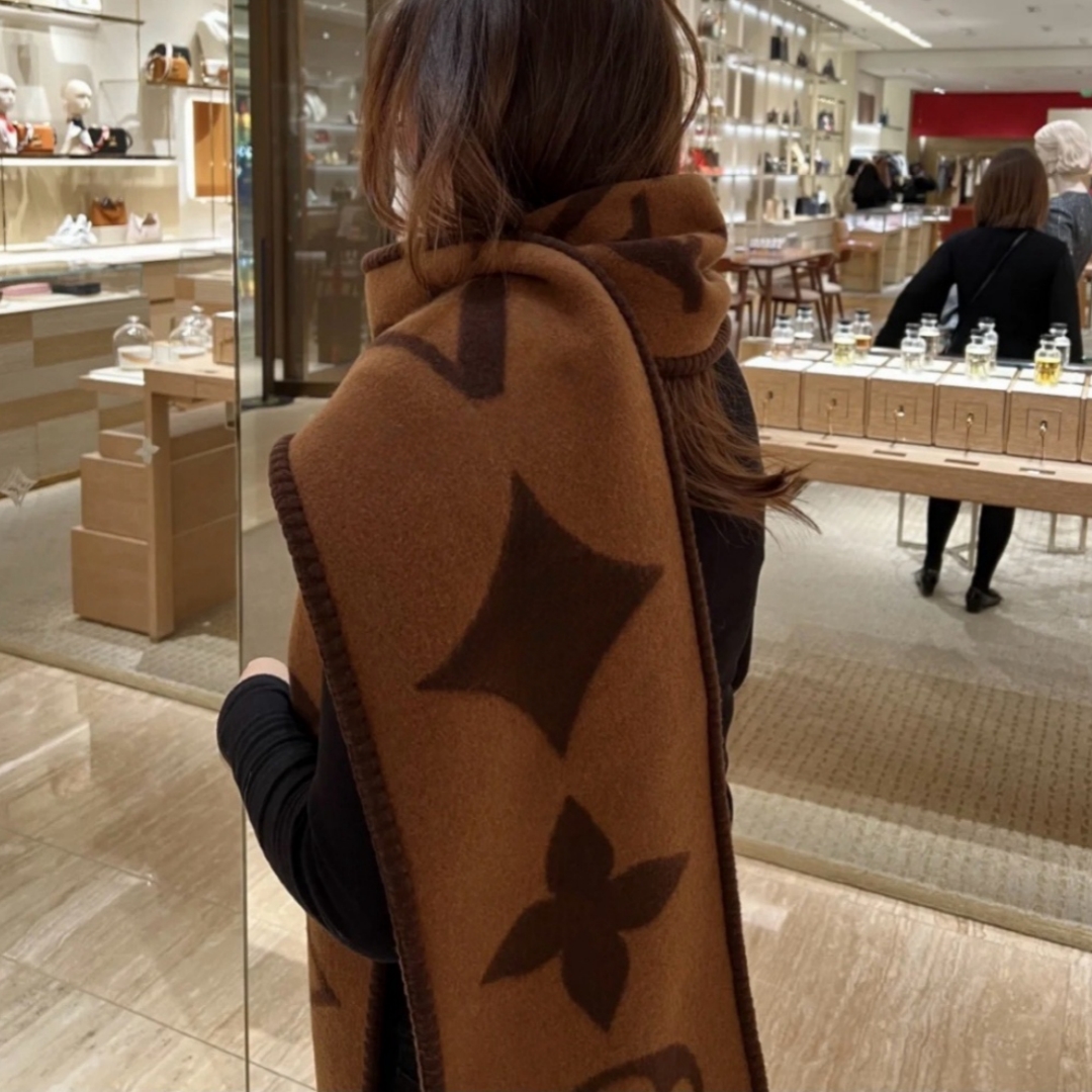 Classic Luxury Brand Double sided Designer scarf Pashmina Designer Warm Mens scarf Interpreting Timeless Classics Womens Cashmere Wool Long Drape Shoulder Strap