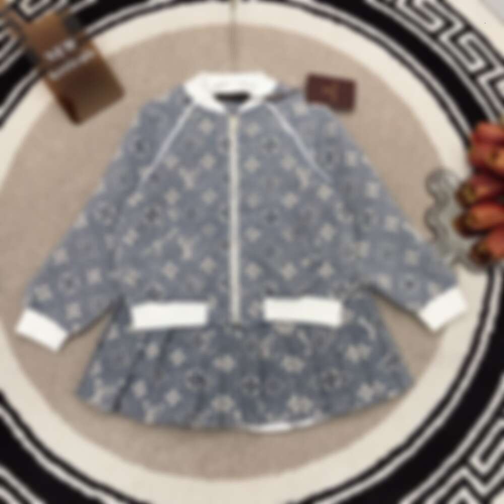 Designer children's suits Girls Boys Jeans Outerwear Men & Women Fashion Classic Jumpsuit Shorts Baby Pants Outerwear 11