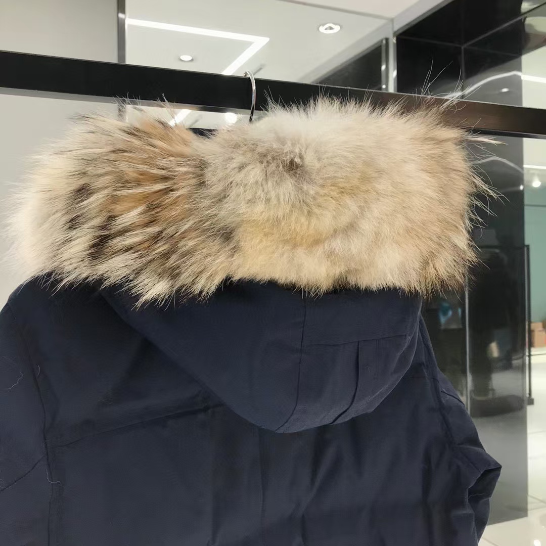 Winter Designer High Quality Mens Parka Down Jacket Coat Fourrure Down Fur Canadian Wyndham Parka Overcoat Clothing Fashion Style Winter Outerwear S25