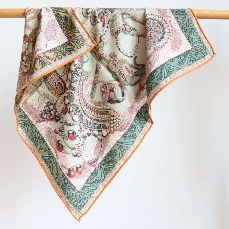 Real silk wool 70 square hand rolled edge, double-sided color, women's warm scarf, small scarf