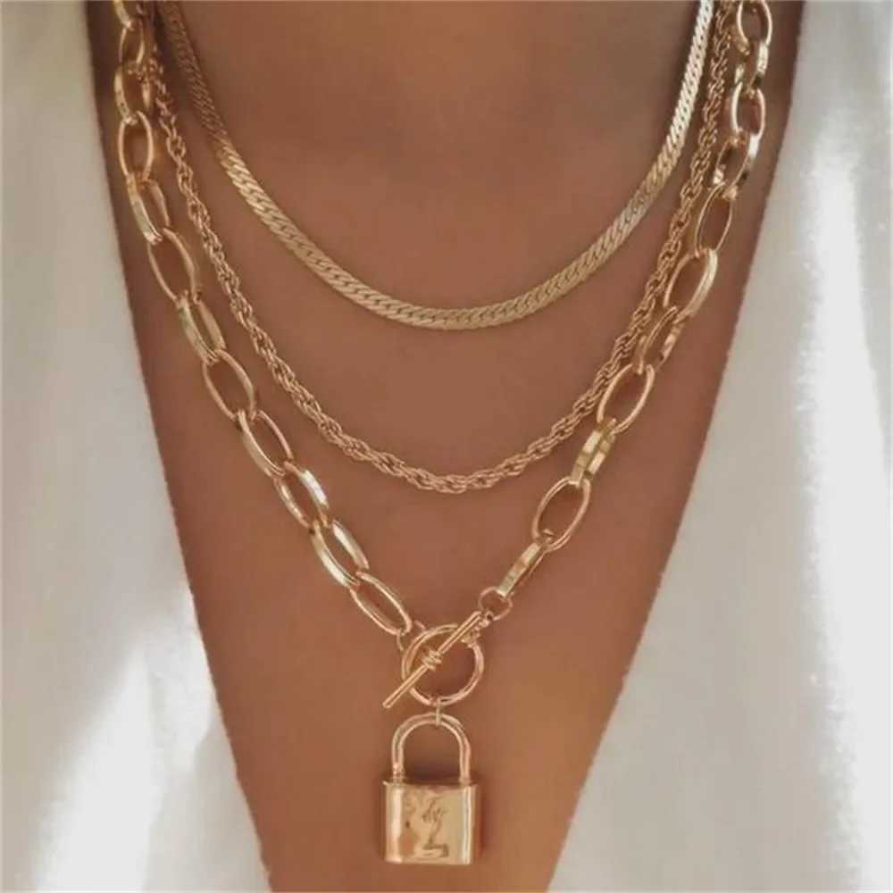 Vintage Punk Gold Plate Thick Chain Head Portrait Coin Pendant Necklace Womens Fashion Multi layer Geometric Hip Hop JewelryXJ250322