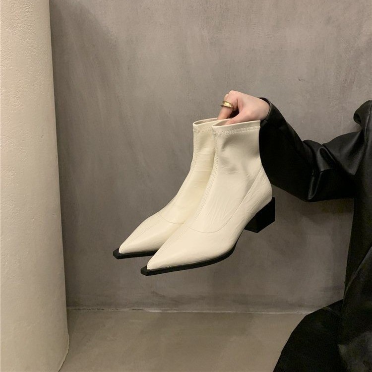 Autumn/Winter Pointed and Thick Heeled Knight Boots.
