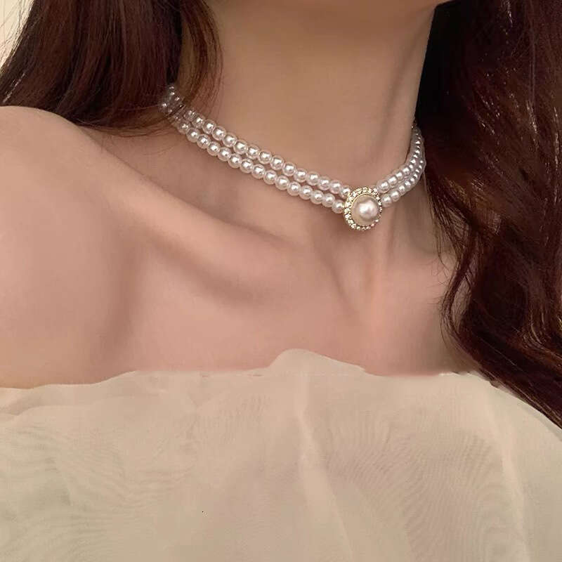 Elegant French Double-Layer Pearl Necklace for Women: Light, Niche & High-End Fashion Accessory