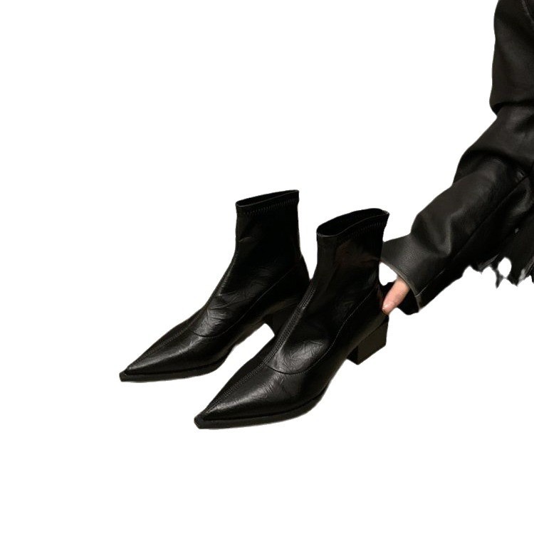 Autumn/Winter Pointed and Thick Heeled Knight Boots.