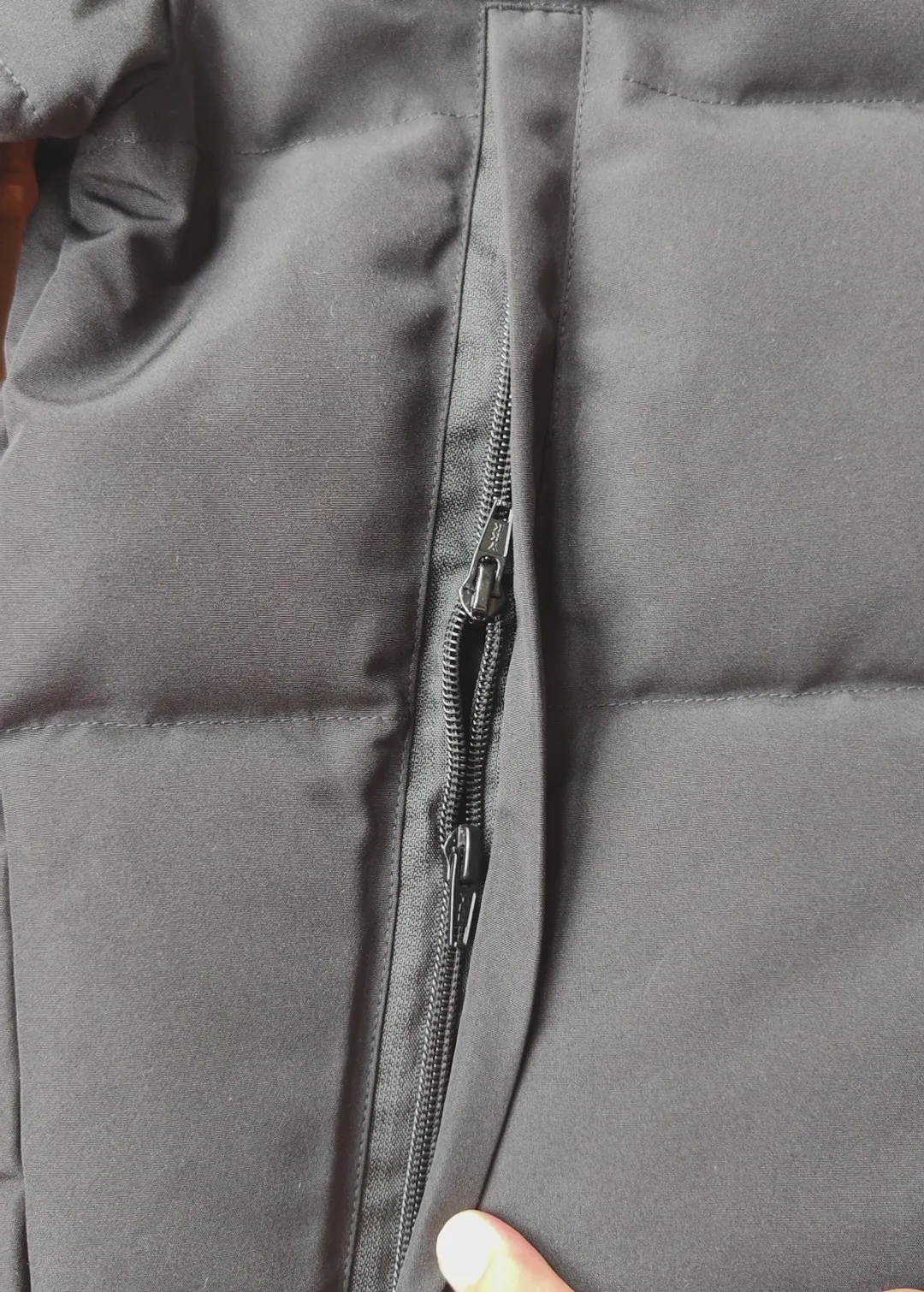 Winter Designer High Quality Mens Parka Down Jacket Coat Fourrure Down Fur Canadian Wyndham Parka Overcoat Clothing Fashion Style Winter Outerwear S25