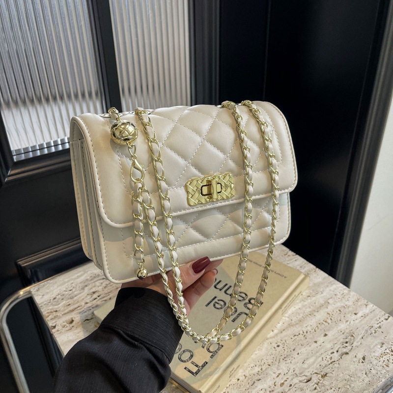 Lingge Fashion Versatile Chain Crossbody Bag Single Shoulder Underarm Bag.