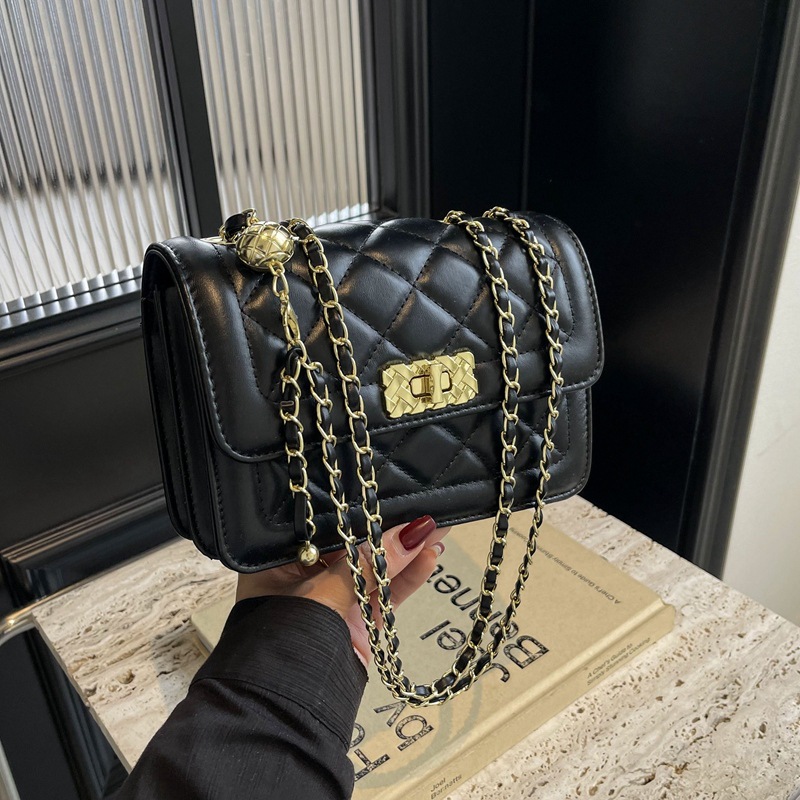 Lingge Fashion Versatile Chain Crossbody Bag Single Shoulder Underarm Bag.