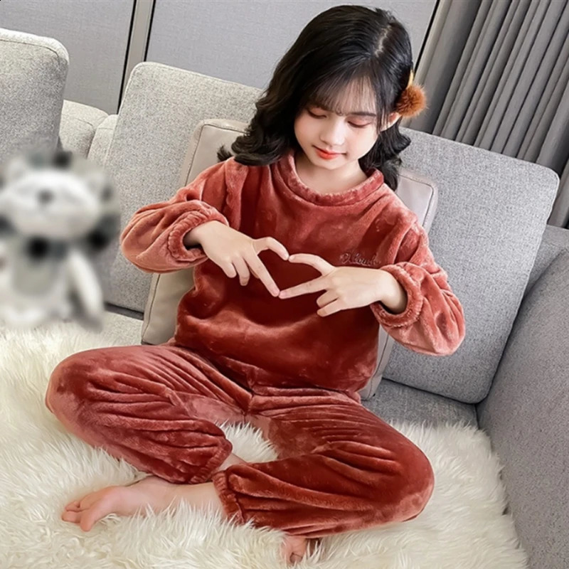 Autumn and Winter Set Flannel Childrens Pajama 2PCS Set Warm Family Set Childrens Pajama Clothing Childrens Pajama 241118