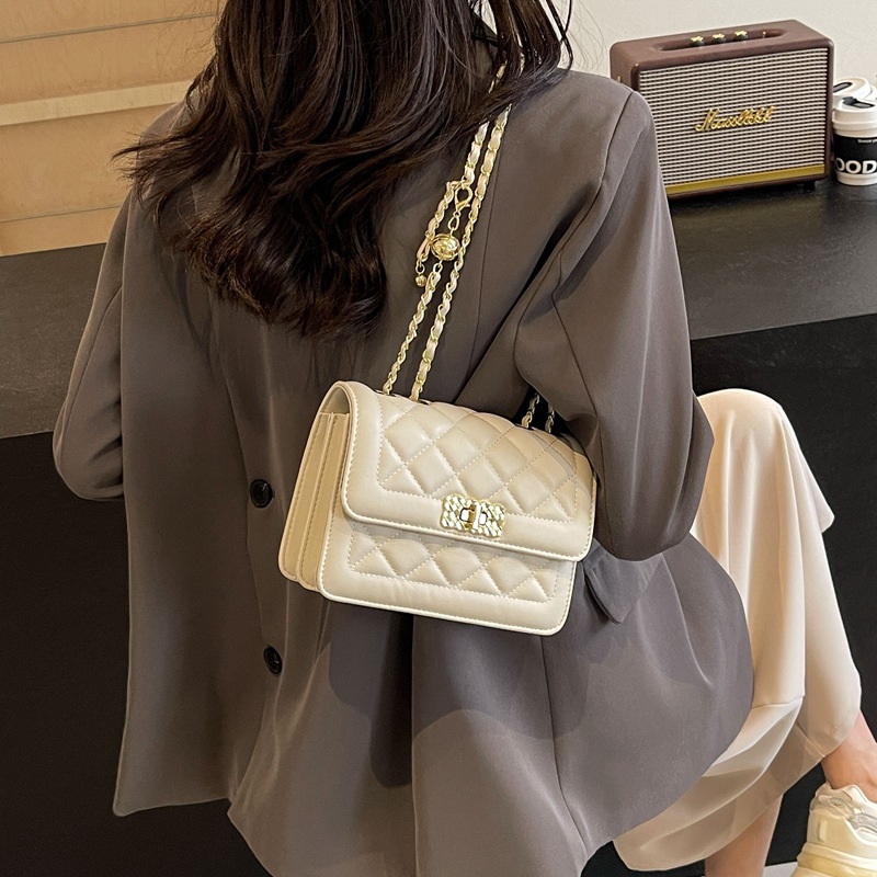 Lingge Fashion Versatile Chain Crossbody Bag Single Shoulder Underarm Bag.