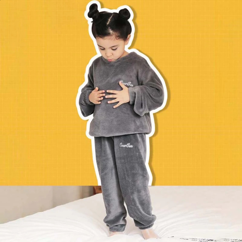 Autumn and Winter Set Flannel Childrens Pajama 2PCS Set Warm Family Set Childrens Pajama Clothing Childrens Pajama 241118