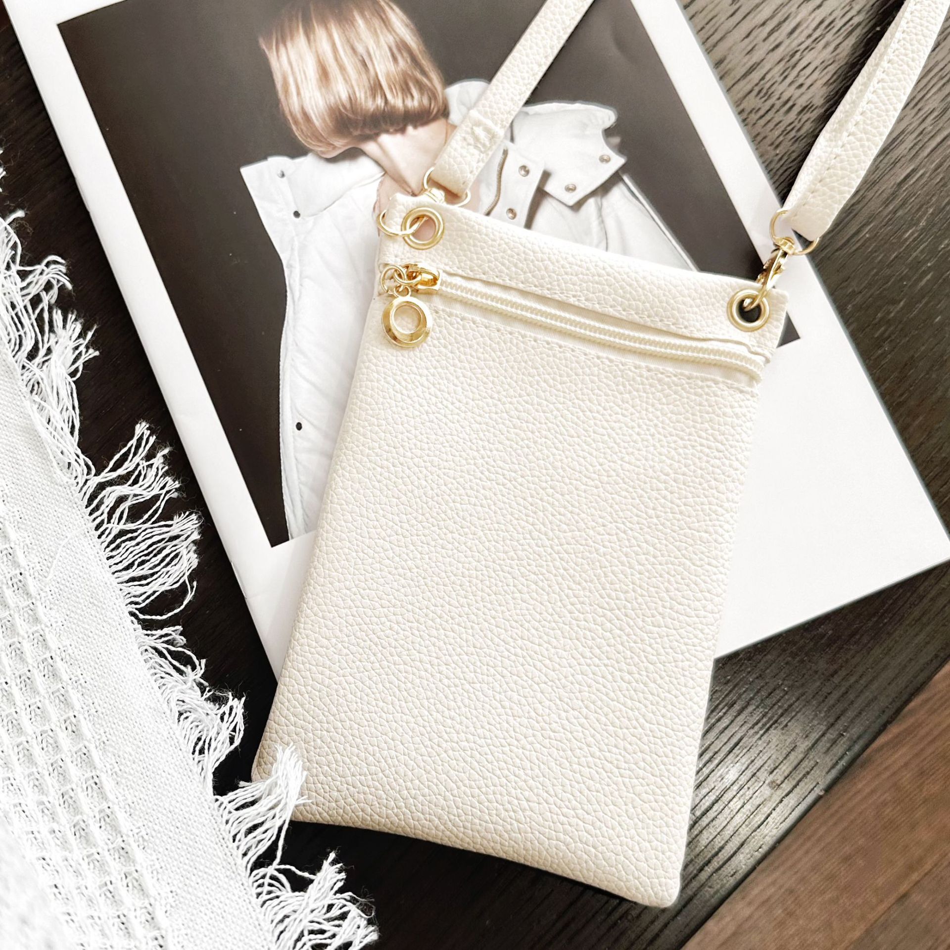 Litchi patterned mobile phone bag 2023 ladies handbag Sweet bag Womens shoulder bag Everyday versatile crossbody bag