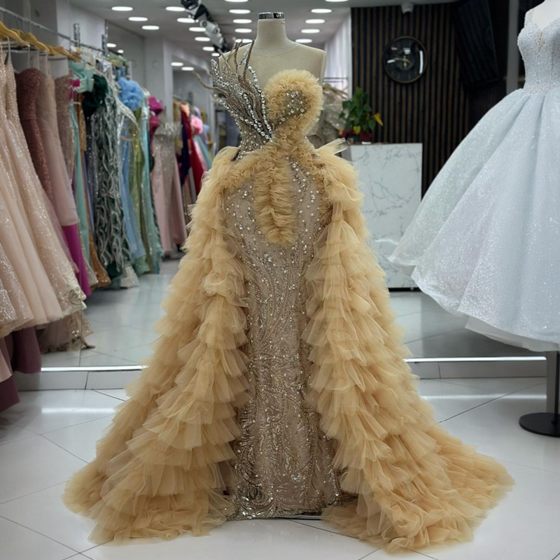 2025 Plus Size Champagne Prom For Special Ocns Evening Dresses Detachable Train Beaded Lace Rhies Birthday Dress Second Reception Gowns AM1833