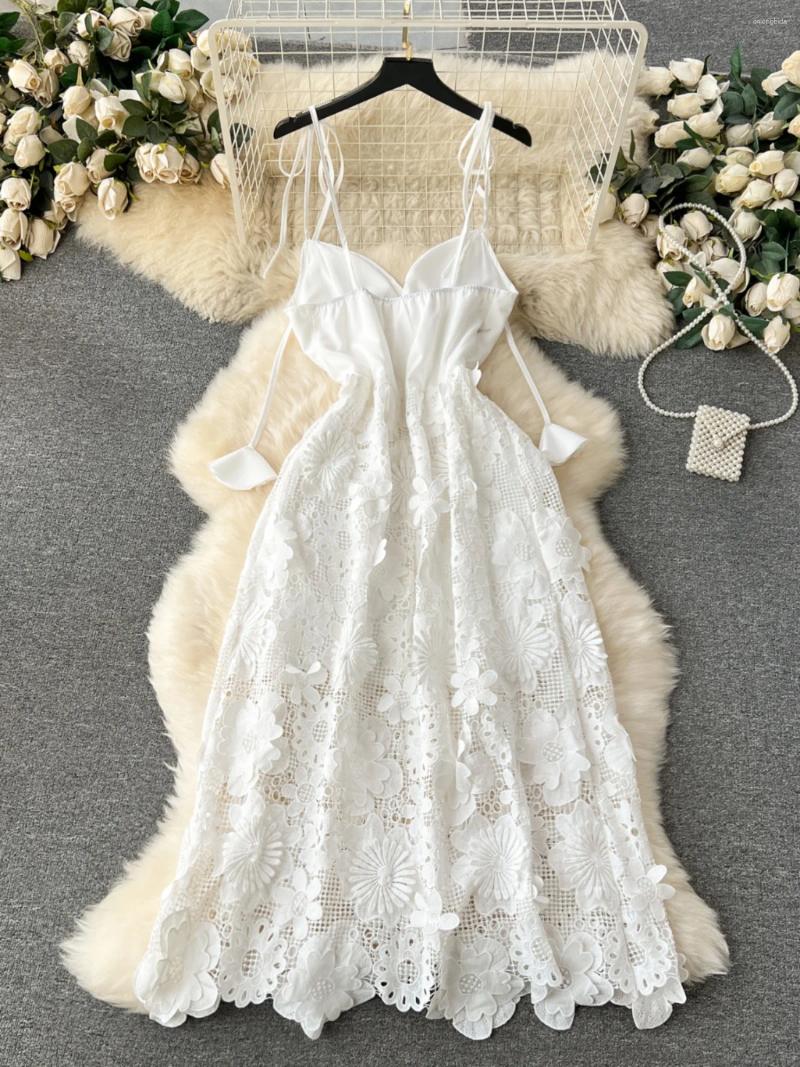 Casual Dresses Foamlina Luxury White Holiday Dress Vintage Celebrity V-neck Sling Heavy Industry Embroidery 3D Lace Long Strap