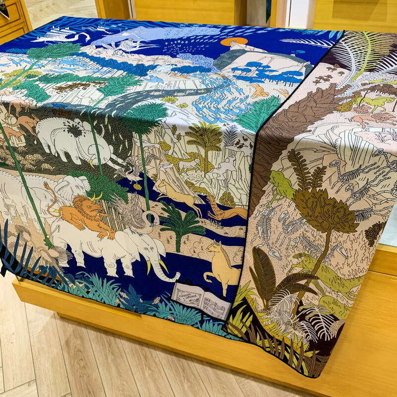 Blue green animal carnival double-sided two tone large square scarutumn and winter warmth, thin silk scarf, high-end shawl for women