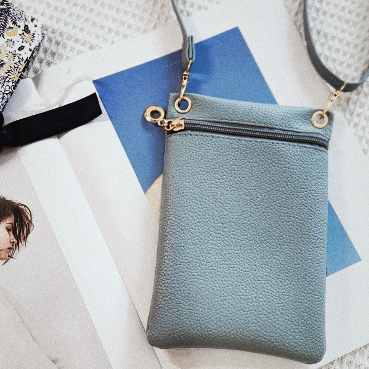 Litchi patterned mobile phone bag 2023 ladies handbag Sweet bag Womens shoulder bag Everyday versatile crossbody bag