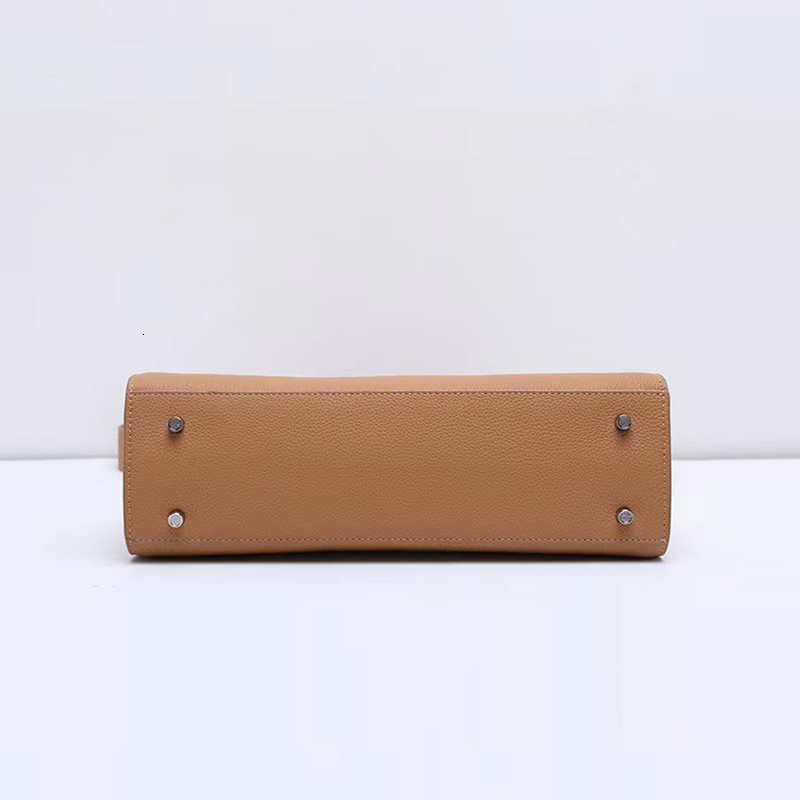 Ladies Cowhide Leather Handbag Large Capacity Casual Shopping Shoulder Crossbody Bag Retro Genuine Leather BagVoyage