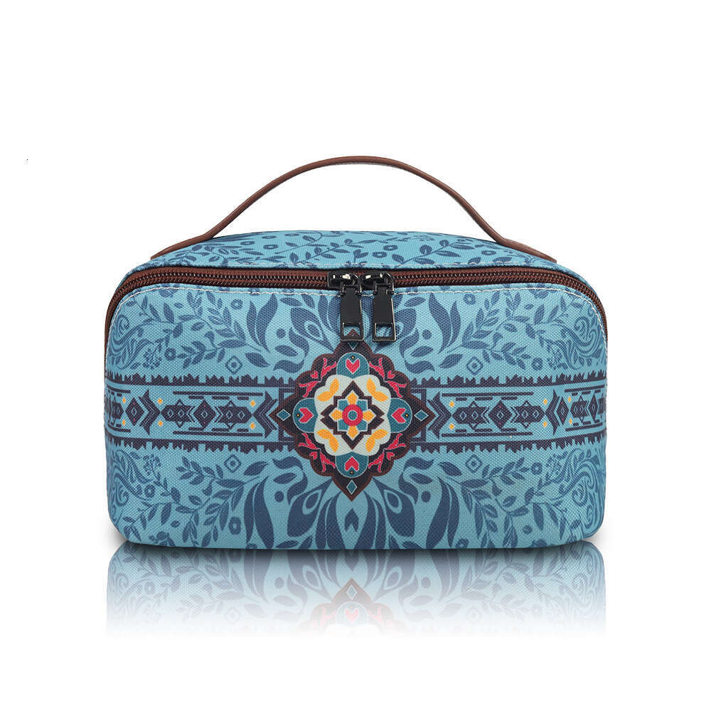 Hot selling Bohemian style makeup lightweight and portable women's storage bag, waterproof beauty bag