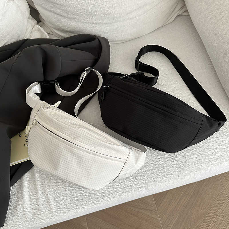 Bag for women 2024 winter new item, niche simple crossbody bag, fashionable and stylish waist bag, casual commuting chest bag