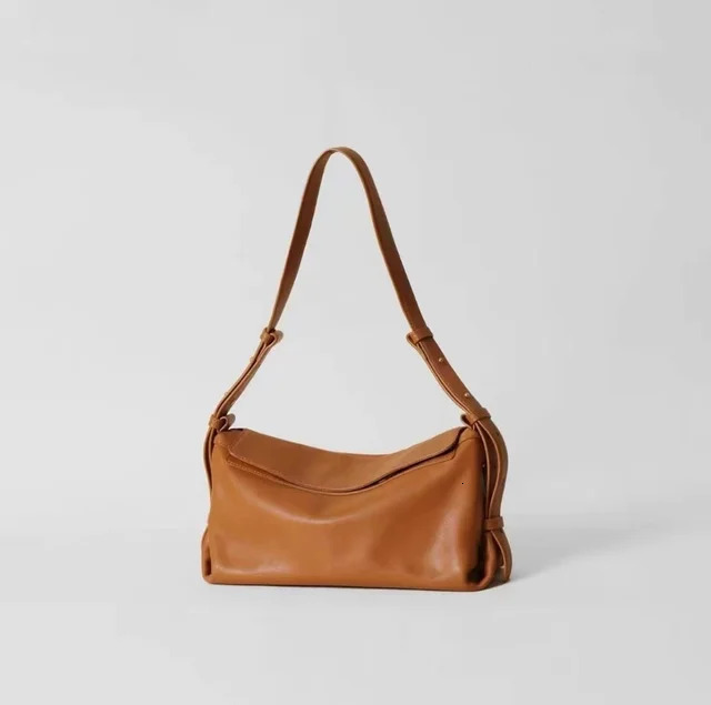 New Niche Designer Retro Small Square Shoulder Bags For Women Exquisite Versatile Armpit Bag Handbag Casual Bolsa Patent Leather BagVoyage