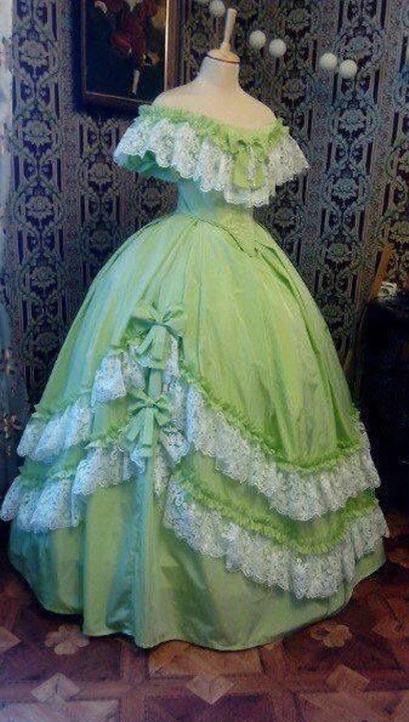 Light Green Ball Gown Historical Victorian Prom Dresses Civil War Medieval Princess Evening Dress Off The Shoulder Floor Length Elegant Vintage Gothic