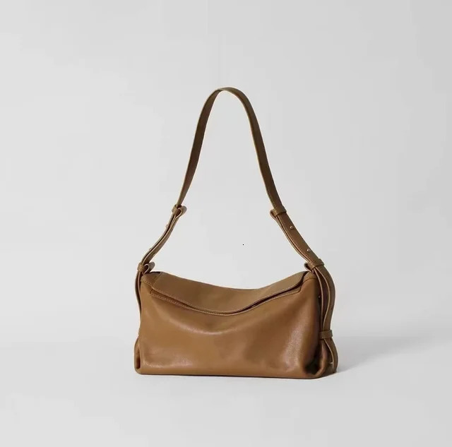 New Niche Designer Retro Small Square Shoulder Bags For Women Exquisite Versatile Armpit Bag Handbag Casual Bolsa Patent Leather BagVoyage