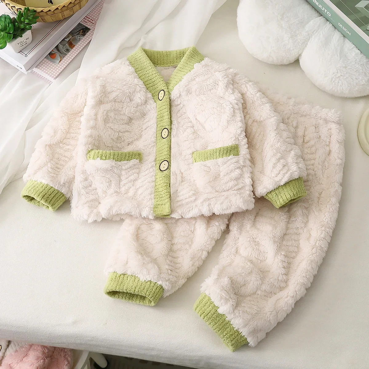 Childrens Pajama Set Winter Baby Plush Thick Pajama Suitable for Children and Girls Pajamas Warm Boys and Girls Underwear Youth Clothing Set 241118