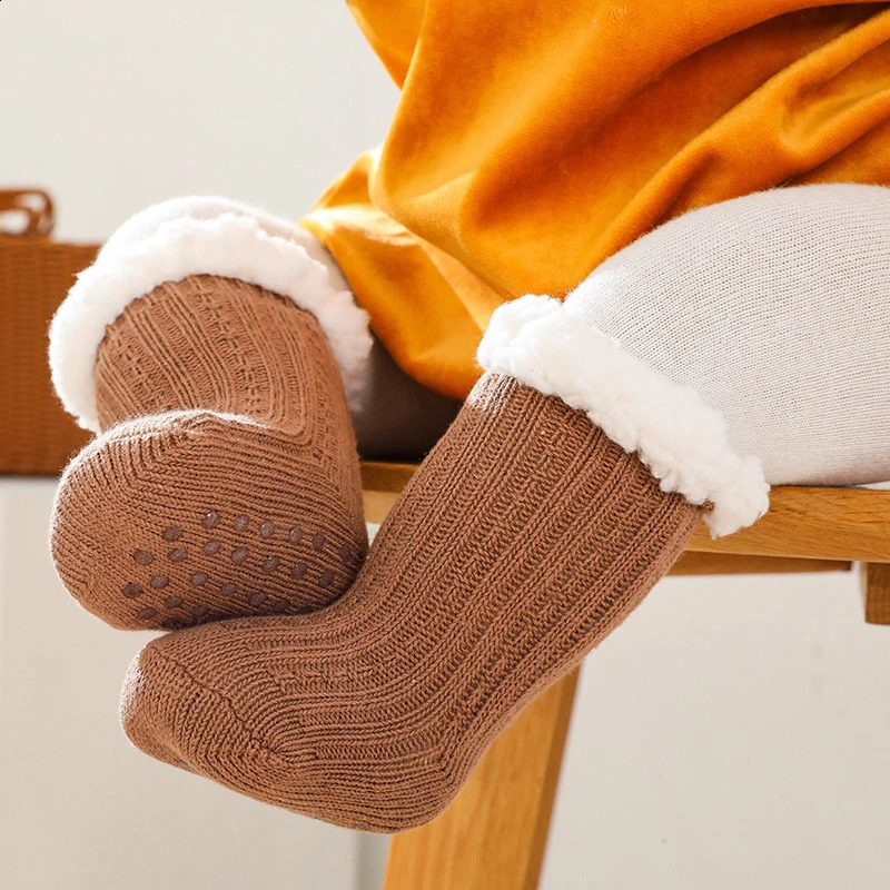 borns winter anti slip long socks with printing for young children girls boys and children Years warm knitted knee high socks 241118