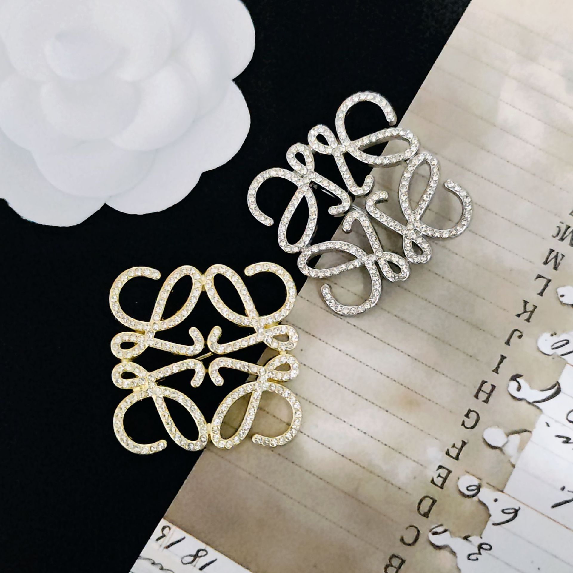 Luxury Brand Brooches Designer Brooch Pins New Fashion Jewelry Rhinestone Brooches For Women Letters Party Brooch Pins Gifts