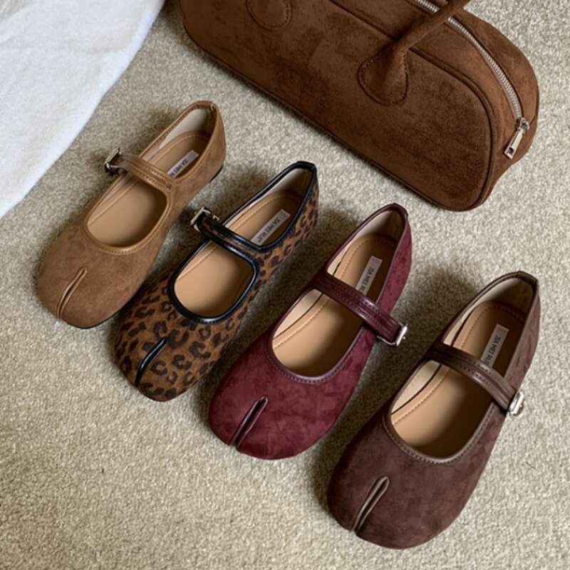 Bailamos Brand Split Toe Flat Shoes Women Casual Loafer Soft Moccasin Fashion Tabi Ninja Mary Jane single shoes Female Muj