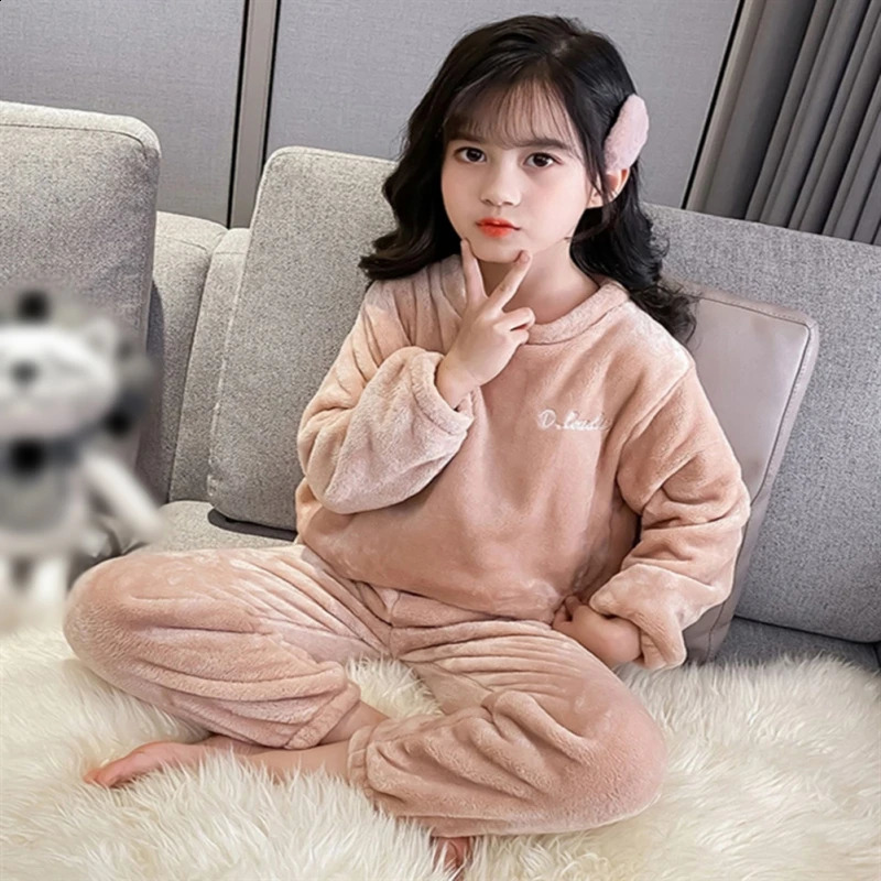 Autumn and Winter Set Flannel Childrens Pajama 2PCS Set Warm Family Set Childrens Pajama Clothing Childrens Pajama 241118