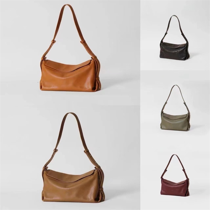 New Niche Designer Retro Small Square Shoulder Bags For Women Exquisite Versatile Armpit Bag Handbag Casual Bolsa Patent Leather BagVoyage