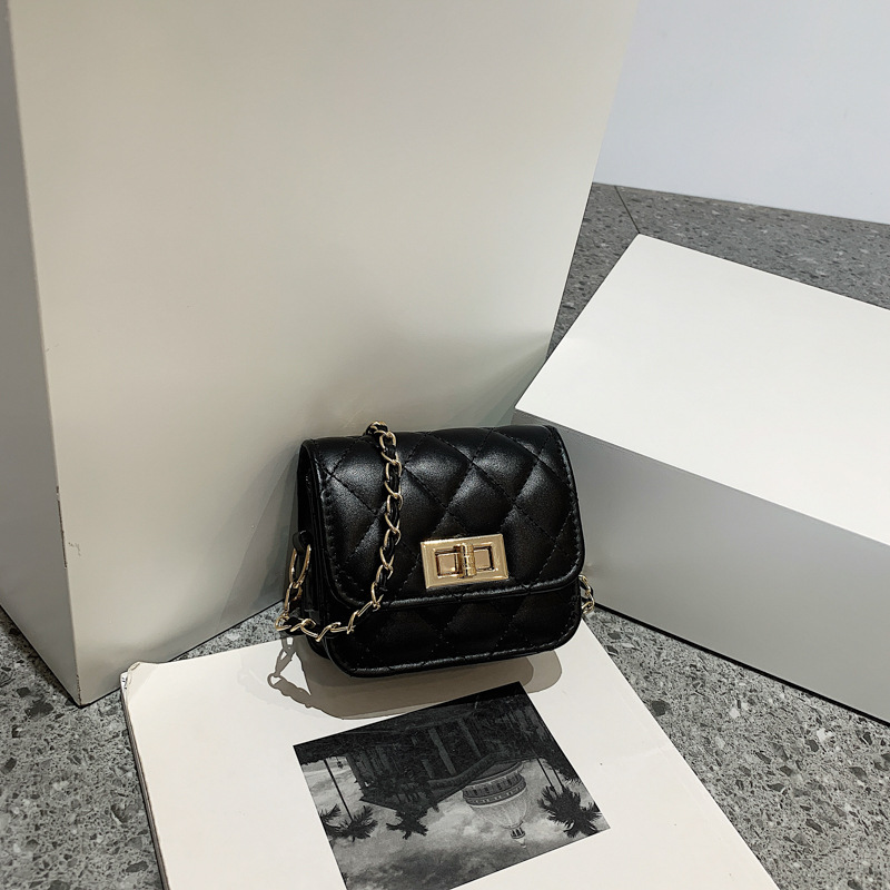 Diamond Plaid Solid Color Fashionable Simple Single Shoulder Crossbody Bag.