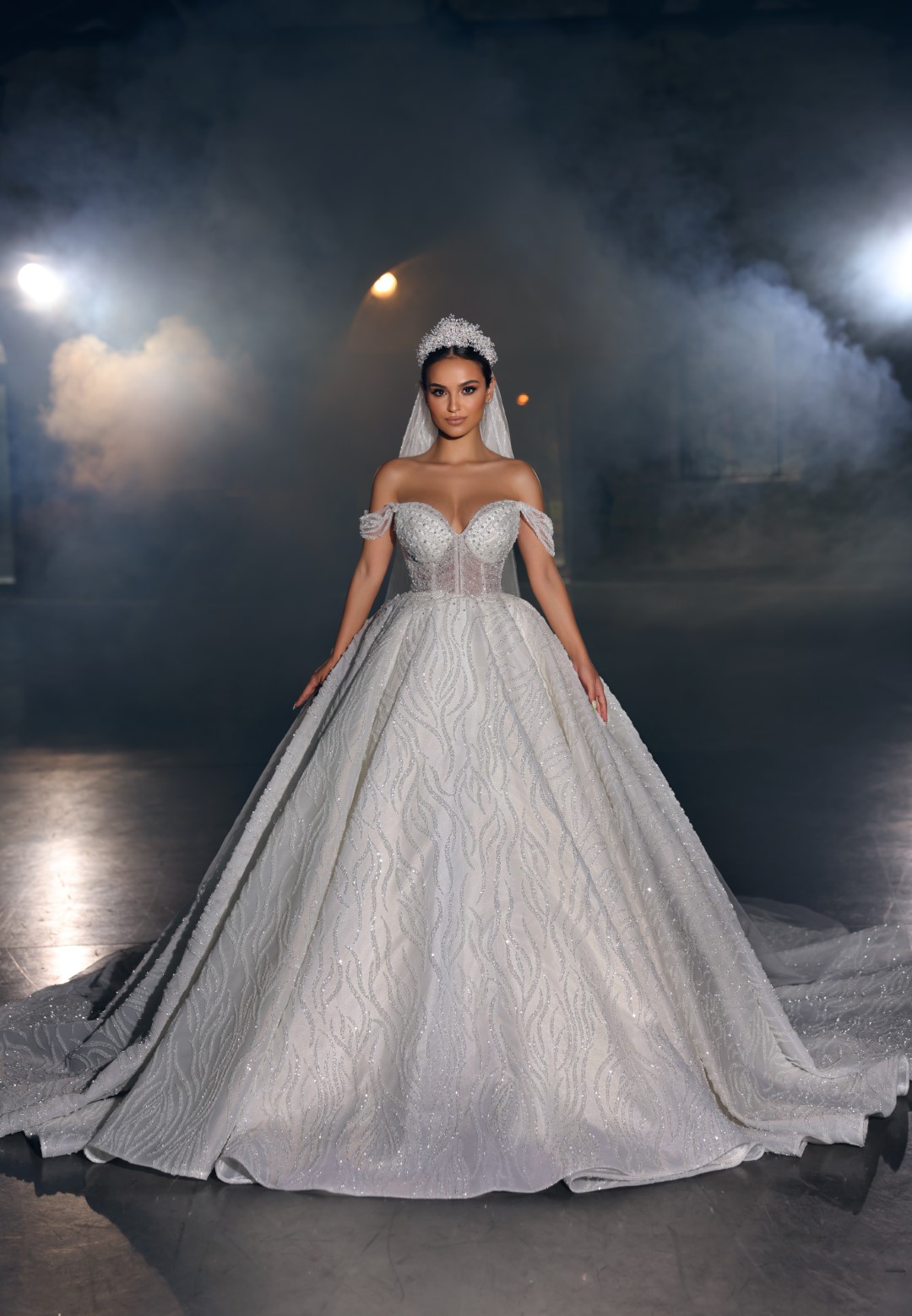 Luxury Beading Pearls Off Shoulder Sleeves Sweetheart Ball Gown Wedding Dress Delicate Beaded Embroidery Lace Bridal Gowns Adroned With Chapel Train