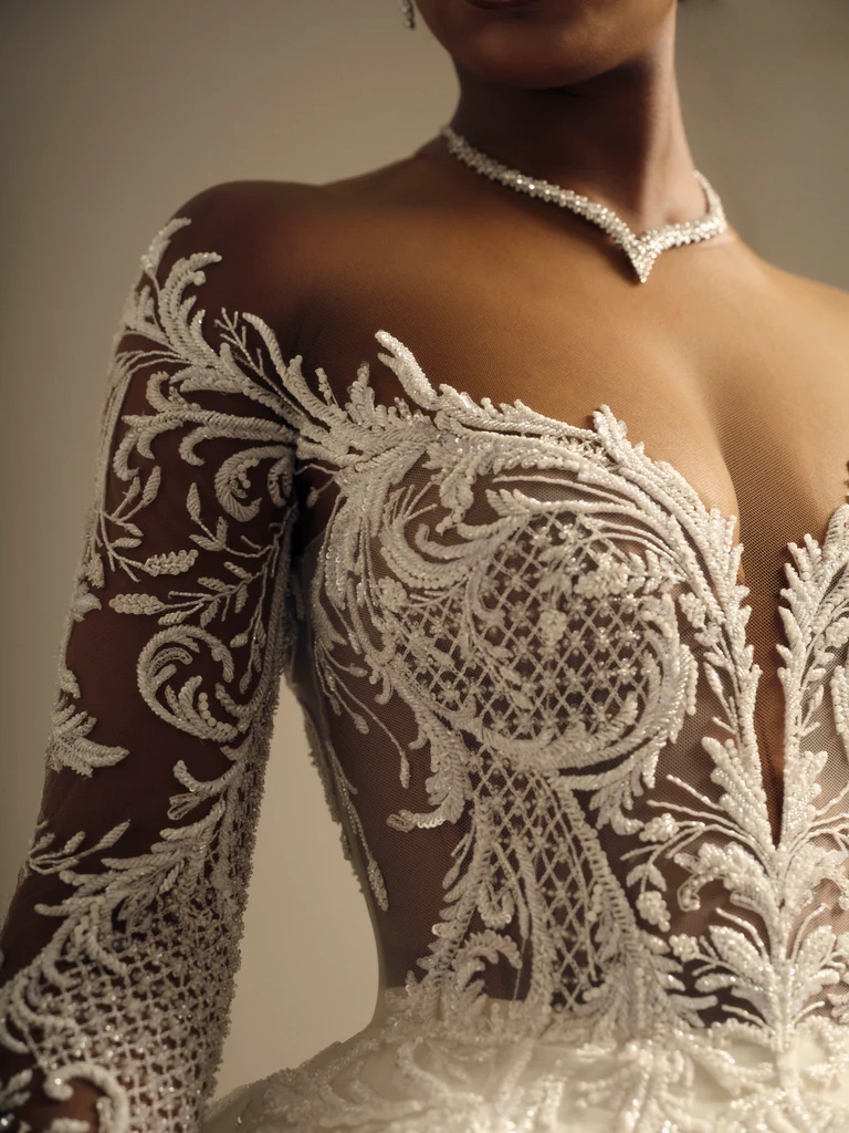 Stunning Beading Pearls Appliques Sheer Tulle Sweetheart A-e Wedding Dress Delicate Lace Bridal Gowns Adroned With Full Sleeves