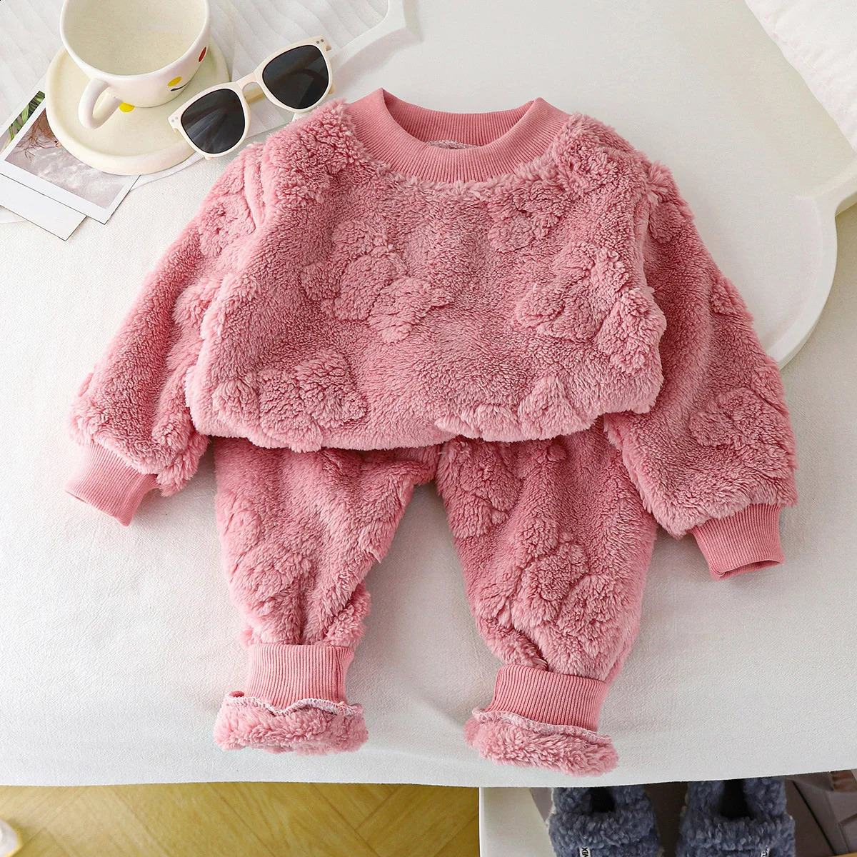 Winter Childrens Boys 2PCS Sleepwear Set Plush Thick Plush Warm Bear Pull Flower Loose Hair Pants Set Childrens Baby Sleepwear 241118