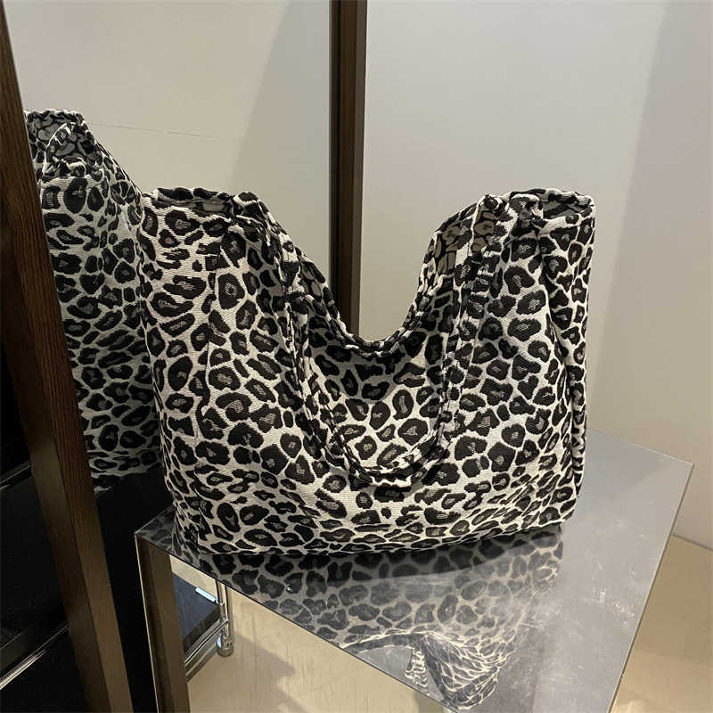 2024 New Large Capacity Lazy Leopard Pattern Single Shoulder Bag Ins Relaxation Art Japanese Korean Practical Canvas Bag for Women