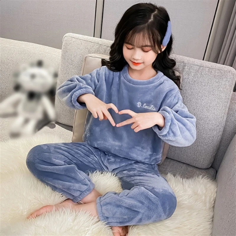 Autumn and Winter Set Flannel Childrens Pajama 2PCS Set Warm Family Set Childrens Pajama Clothing Childrens Pajama 241118