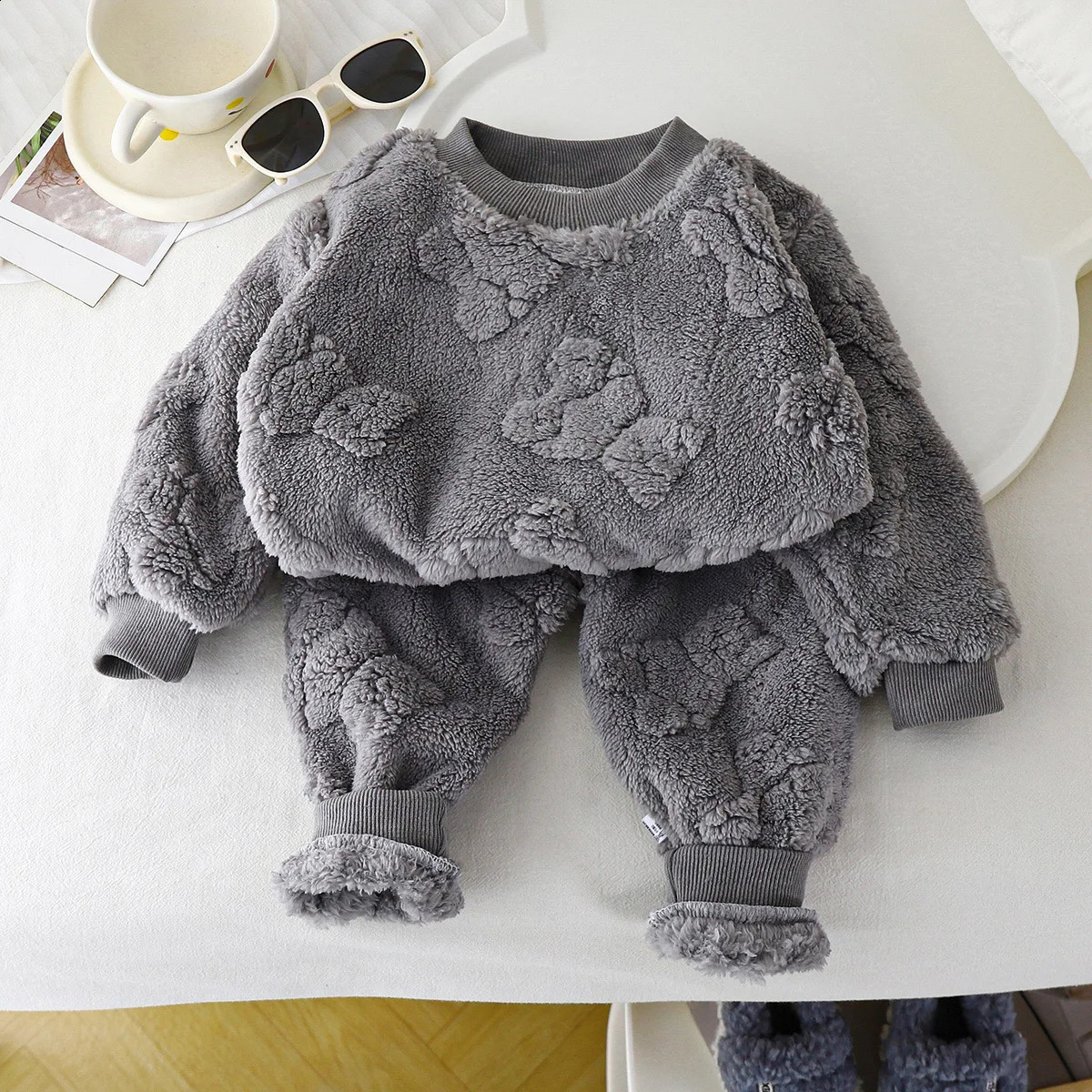 Winter Childrens Boys 2PCS Sleepwear Set Plush Thick Plush Warm Bear Pull Flower Loose Hair Pants Set Childrens Baby Sleepwear 241118