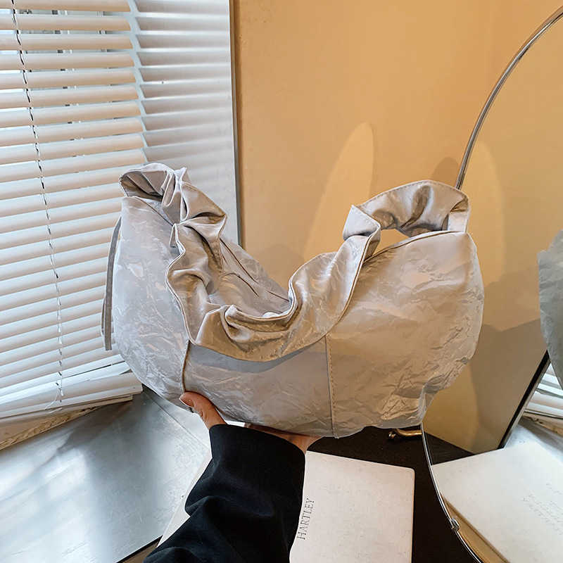 Korean version simple pleated cloud bag, small, fresh, artistic, relaxed, hand-held bill of lading, shoulder bag, drawstring shoulder strap, crossbody